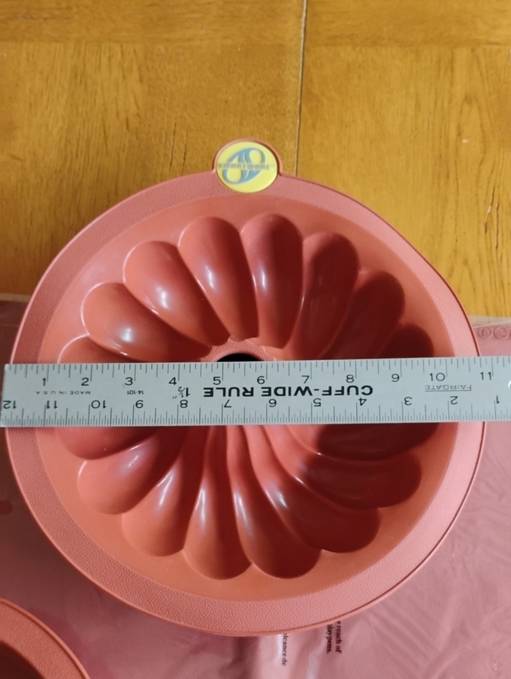 Smartware 5 Piece Silicone Bundt Pan, Cake Pans (2) & Baking Mats (2) Terracotta - Picture 2 of 8